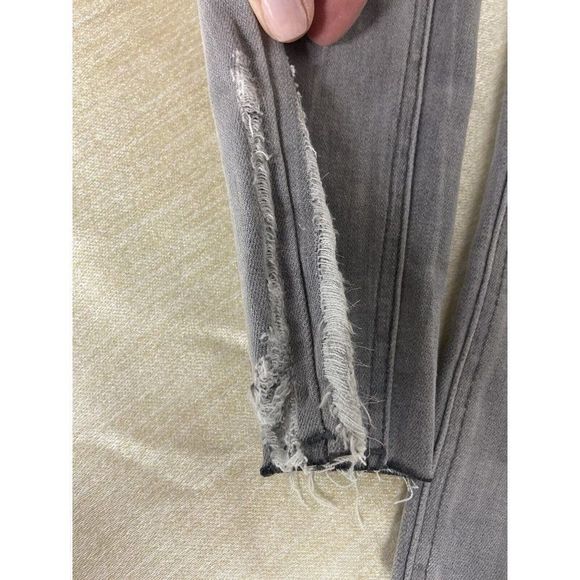 Queen Hearts Women denim Jeans Black Gray wash distressed Size Small - Picture 11 of 11